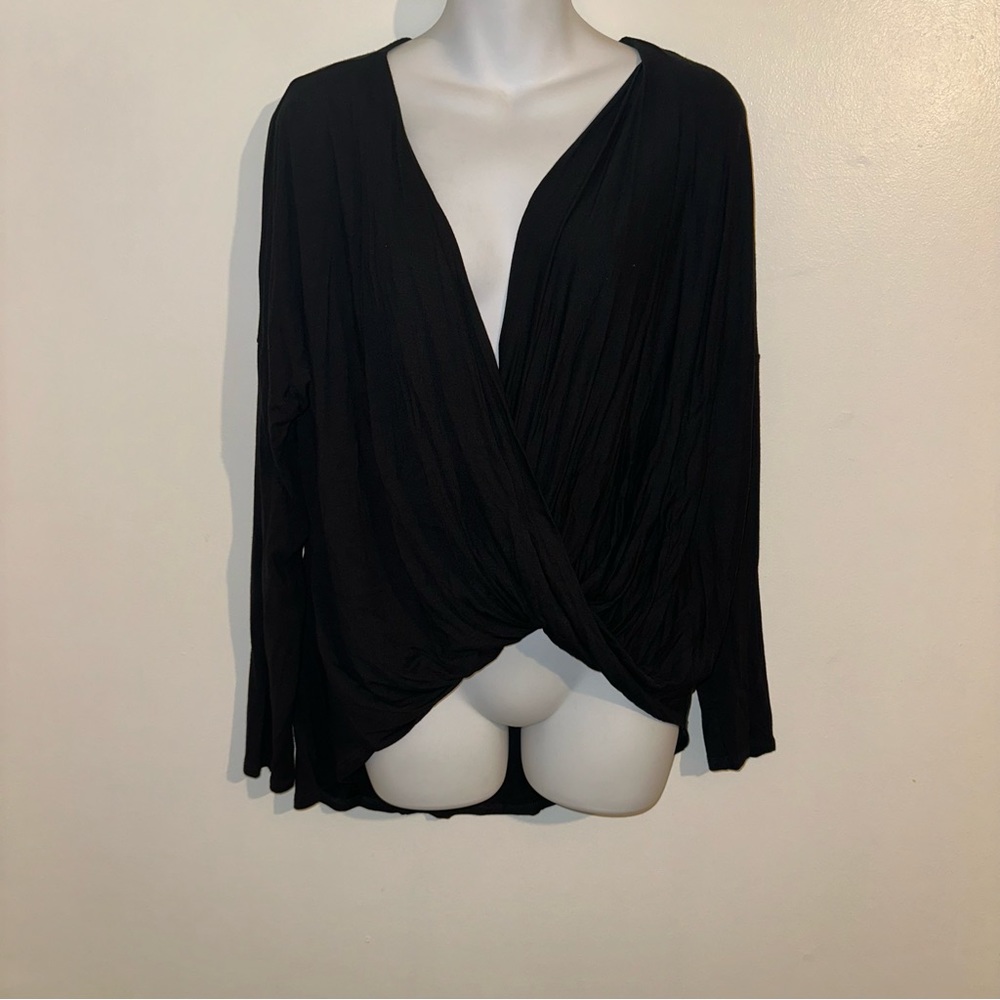 21Saints long sleeve high-low V-neck long sleeve shirt in black new size large